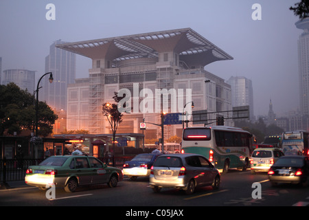 Shanghai Urban Planning Exhibition Hall am Morgen in Shanghai. Stockfoto