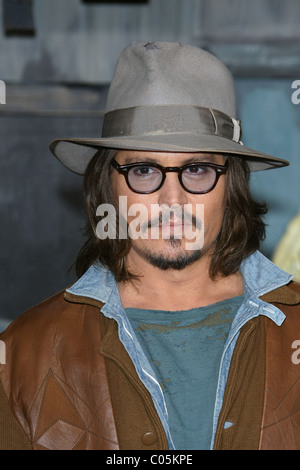 JOHNNY DEPP RANGO LOS ANGELES PREMIERE LOS ANGELES Kalifornien USA 14. Februar 2011 Stockfoto