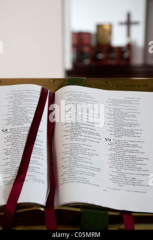 Bibel am Rednerpult, Anglican Church of Ireland, Adare County Limerick Stockfoto