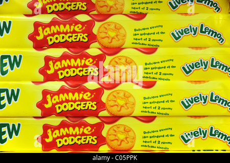 Jammie Dodgers auf einem Regal in einem Supermarkt in England Stockfoto