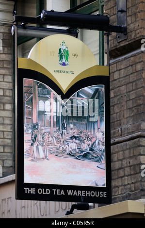 Die alte Tee Lager Pub Schild, Creechurch Lane, London, England, Uk Stockfoto