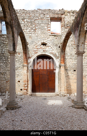 Kapelle im Kreuzgang des Klosters São Francisco. 13. Jahrhundert gotische Bettelmönch. Franziskaner Orden. Santarém, Portugal. Stockfoto