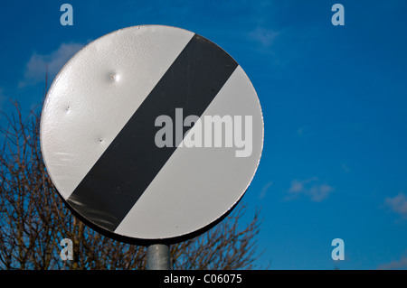 Nationalen Tempolimit Schild Stockfoto