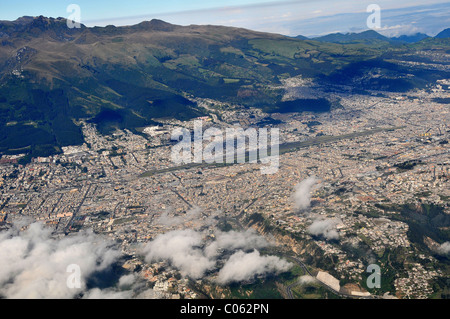 Luftaufnahme von Mariscal Sucre internationaler Flughafen Quito Ecuador Stockfoto