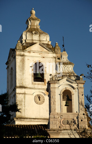 Türme der Kirche von Santo Antonio in Lagos, Algarve, Portugal, Europa Stockfoto