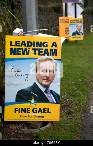 Irische Wahlplakaten, Fine Gael Parteichef Enda Kenny. County Limerick, Irland. Stockfoto