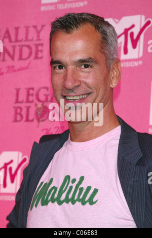 Jerry Mitchell Rosa Teppich Ankünfte für den MTV live taping des Broadway musical "Legally Blonde" im Palace statt Stockfoto