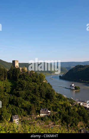 Burg Gutenfels Burg oberhalb Burg Pfalzgrafenstein Castle in Kaub bin Rhein, Rheinland-Pfalz, Deutschland, Europa Stockfoto