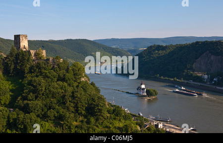 Burg Gutenfels Burg oberhalb Burg Pfalzgrafenstein Castle in Kaub bin Rhein, Rheinland-Pfalz, Deutschland, Europa Stockfoto