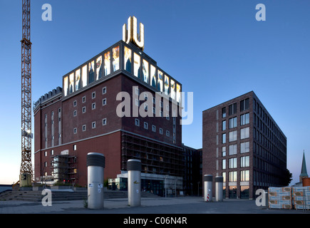 Wahrzeichen der Dortmunder U, U-Turm-Gebäude der ehemaligen Union Brauerei Brauerei, zukünftige Kunst und Kulturzentrum, Videoinstallation Stockfoto