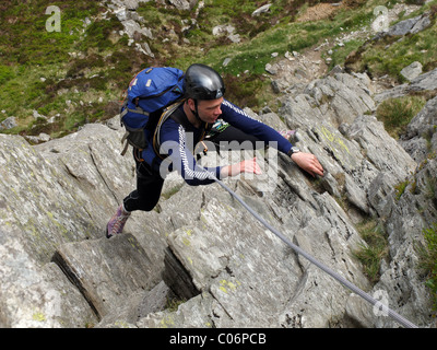 Ein Kletterer auf gerillt Arete, Tryfan, Snowdonia Stockfoto