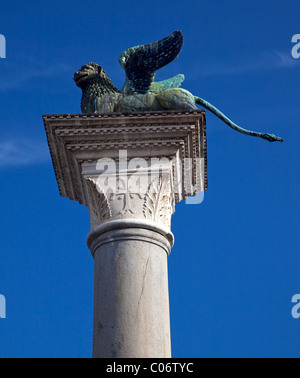 Saint Marks geflügelten Löwen venezianischen Symbol Spalte Venedig Italien Stockfoto