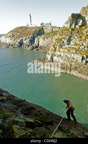 Seilzugangstechnik und Fernkamera Installationsarbeiten. Stockfoto