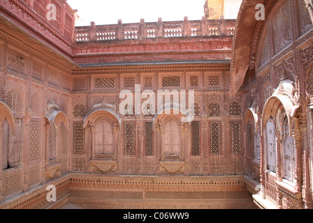 Terrakotta vergitterten Hof Meherangarh Fort, vielbereiste, Rajasthan Stockfoto