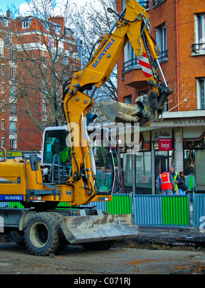 Paris, Frankreich, T3-Straßenbahn-Baustelle im 12. Bezirk, LKW auf Straße Stockfoto