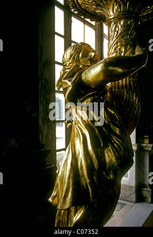 Kerzenleuchter, Kandelaber stehen, The Hall of Mirrors, Schloss von Versailles, Stadt von Versailles, Ile de France, Frankreich, Europa Stockfoto