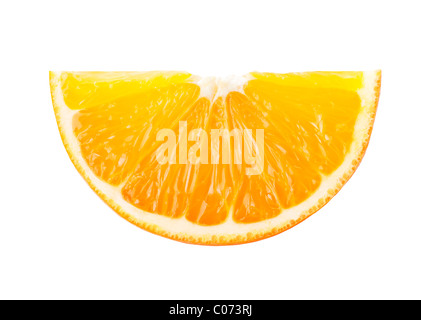 Ein Viertel der Orange isoliert auf weißem Hintergrund Stockfoto