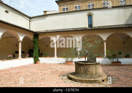 Hotel Relais Il Chiostro, Franziskanerkloster mit einem Kreuzgang, Pienza, UNESCO World Heritage Site Siena, Toskana, Italien Stockfoto