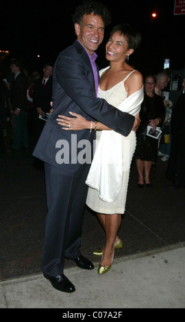 Brian Stokes Mitchell und seine Frau, Schauspielerin Allyson Tucker After-Party feiert Debüt in der Carnegie Hall Brian Stokes Mitchell Stockfoto