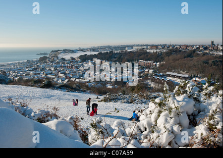 Menschen, Rodeln auf der East Hill Hastings Stockfoto