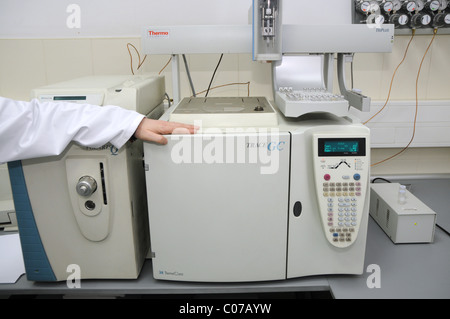 Gaschromatograph Trace im zentralen forensischen Labor der polnischen Polizei in Warschau Stockfoto