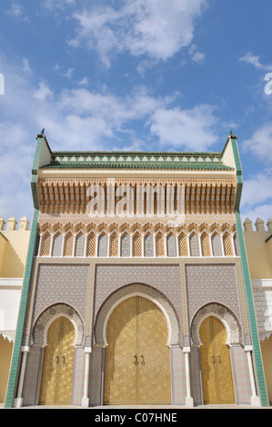 Portal der Königspalast, Palais Royal, Dar el-Makhzen, am Ort des Alawiden in Fès Djedid, Fes, Marokko, Afrika Stockfoto