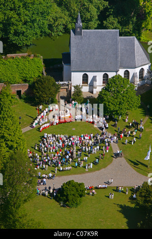 Luftbild, Open-Air Gottesdienst anlässlich des Fronleichnamsfestes Schlosspark Herten Stockfoto