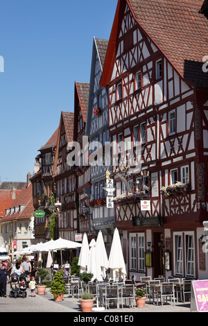 Fachwerkhäuser auf Hauptstraße, Ochsenfurt, Mainfranken, Unterfranken, Franken, Bayern, Deutschland, Europa Stockfoto