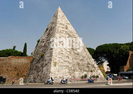 Cestius-Pyramide, Piramide di Caio Cestio, Piazzale Ostiense, Rom, Italien, Europa Stockfoto