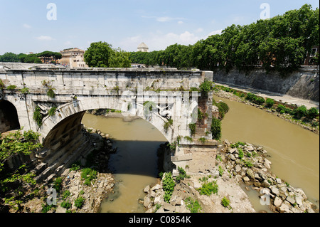 Ponte Rotto, Pons Aemilius, zerstörte Brücke über den Tiber, die älteste Steinbrücke Roms, Rom, Italien, Europa Stockfoto