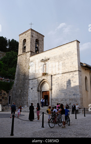 Pescasseroli, Kirche San Pietro e Paolo, Nationalpark Abruzzen, Provinz l ' Aquila, Apennin, Abruzzen, Italien, Europa Stockfoto