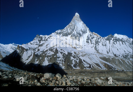 Schivling, Thron der Gottheit Shiva, 6543 m, Garhwal Himalaya, Uttarakhand, Nord-Indien, Asien Stockfoto