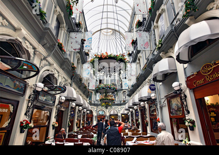 Foto aus der "Çiçek Pasaji" ("Blume-Passage") auf der Istiklal Caddesi ("Caddesi"), Beyoglu, Istanbul Stockfoto