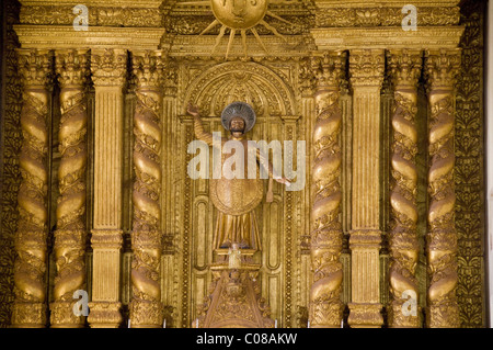 Indien, Goa, Stadt der Old Goa. Portugiesische Basilika Bom Jesus, der berühmteste aller Kirchen in Old Goa. Detail der goldene Altar. Stockfoto