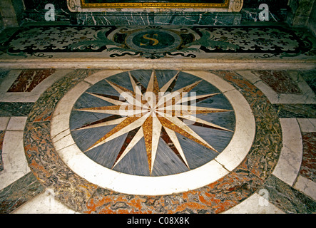 Universalität der Godl, Marmorboden, Mosaik Boden, königliche Kapelle, Schloss von Versailles, Stadt von Versailles, Frankreich Stockfoto