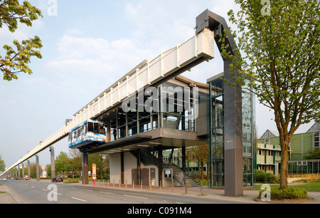 H-Bahn-Station, erhöhte Eisenbahn, Technologiepark Dortmund, Dortmund, Ruhrgebiet, Nordrhein-Westfalen, Deutschland, Europa Stockfoto