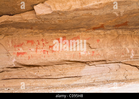 Prähistorische Felszeichnungen in Awis Tal, Akakus Gebirge, libysche Wüste, Libyen, Sahara, Nordafrika, Afrika Stockfoto