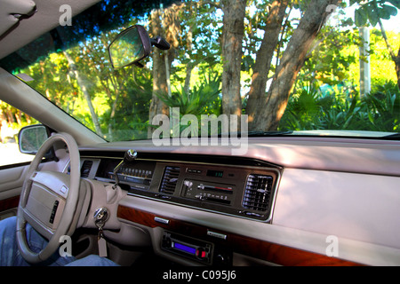 Auto Retro-Interieur in den Dschungel im Mayan Riviera Mexiko Stockfoto