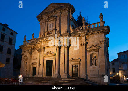 Katedrala Velika Gospe, Katedrala Marijina Uznesenja. Himmelfahrts-Kathedrale bei Dämmerung, Dubrovnik, Dubrovnik County, Kroatien, Europa Stockfoto