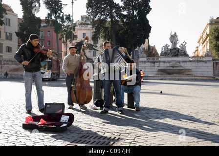 Rom, Italien, ein Quartett spielt auf der Piazza del Popolo. Stockfoto