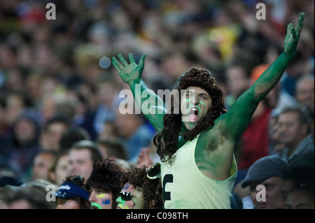 Fans singen zum YMCA während der Twenty20 International zwischen Australien und Neuseeland im Sydney Cricket Stockfoto