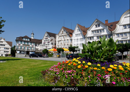 Holzhäuser auf dem Dorfplatz, Gais, Ausserrhoden, Kanton Appenzell, Schweiz, Europa Stockfoto