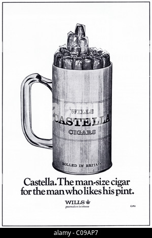 Original der 1970er Jahre ganzseitige Anzeige im Fußball-Programm für WILLS CASTELLA Zigarren Stockfoto
