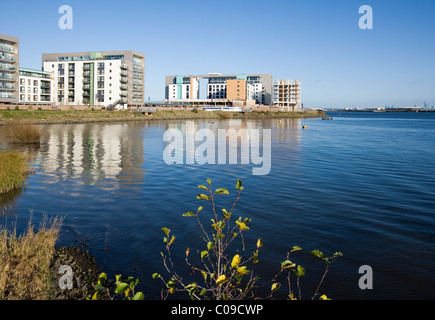 Am Wasser wohnen auf Cardiff Bay Stockfoto