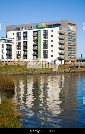 Am Wasser wohnen auf Cardiff Bay Stockfoto