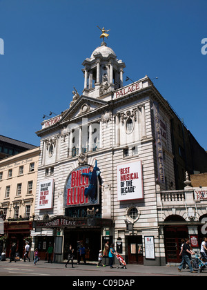 Das Victoria Palace Theatre, London, England Stockfoto