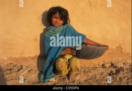 Mädchen in Khuri Dorf, Thar-Wüste, Rajasthan, Indien, Asien Stockfoto