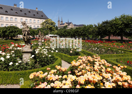 Rosengarten der neuen Residenz, neue Residenz, Kirche von St. Michael, Bamberg, Oberfranken, Franken, Bayern Stockfoto