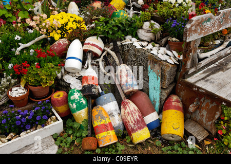 Alten Hummer Bojen in Neu England Garten in Rockport, Massachusetts Stockfoto