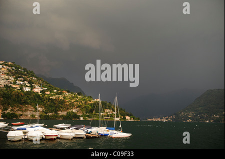 Gewitter über Cernobbio am Lago di Como, Comer See, Lombardei, Lombardia, Italien, Europa Stockfoto